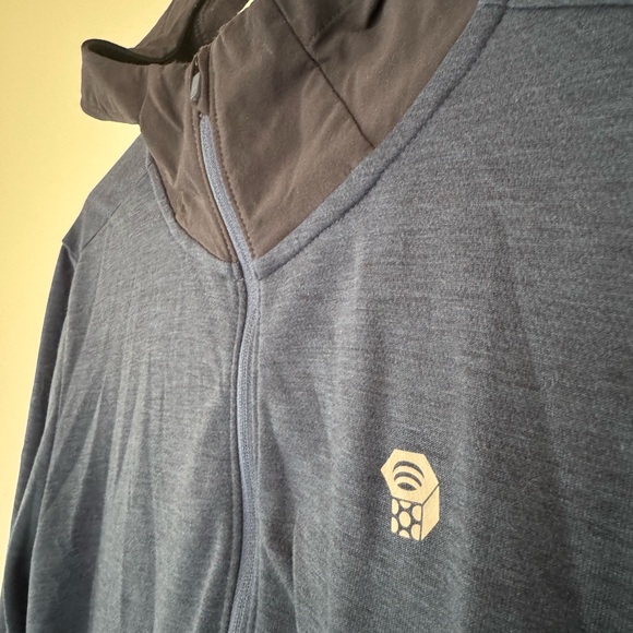 Men’s Mountain Hardware 1/2 Zip Performance Hoodie. Size M - Picture 3 of 3